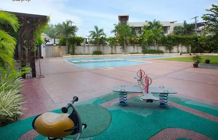 Aparthotel City View At The Persimmon Cebu *